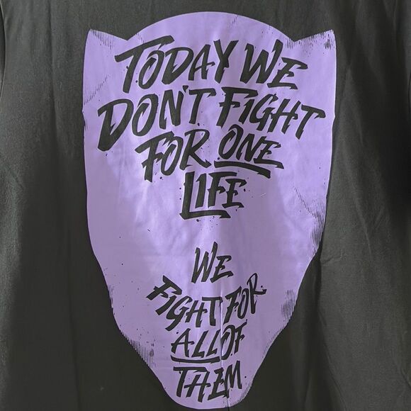 NWT Marvel Black Panther Wakanda Forever Women’s  Black and Purple T-Shirt - Picture 6 of 6